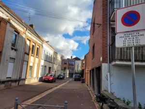 Entrée de l'institution Sainte-Odile de Lambersart par la petite grille